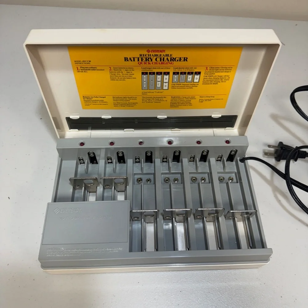 Vintage EVERREADY Battery Charger Model FCC10 Nickel Cadmium Retro 80s 90s Home